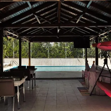 Maxx Hotel 2*
